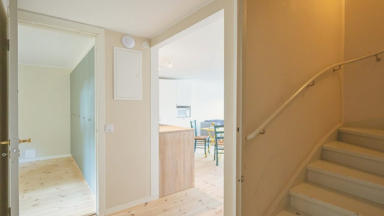 Lägenhet, 2 sovrum med egen entr&eacute; och trädgård mot ringmuren vid Södertorg, Visby