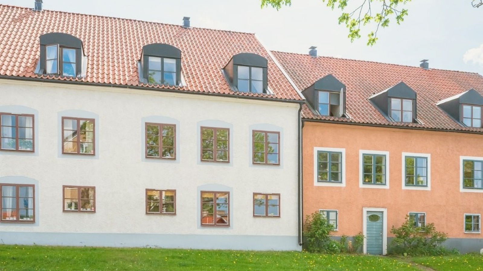 Lägenhet, 2 sovrum med egen entr&eacute; och trädgård mot ringmuren vid Södertorg, Visby