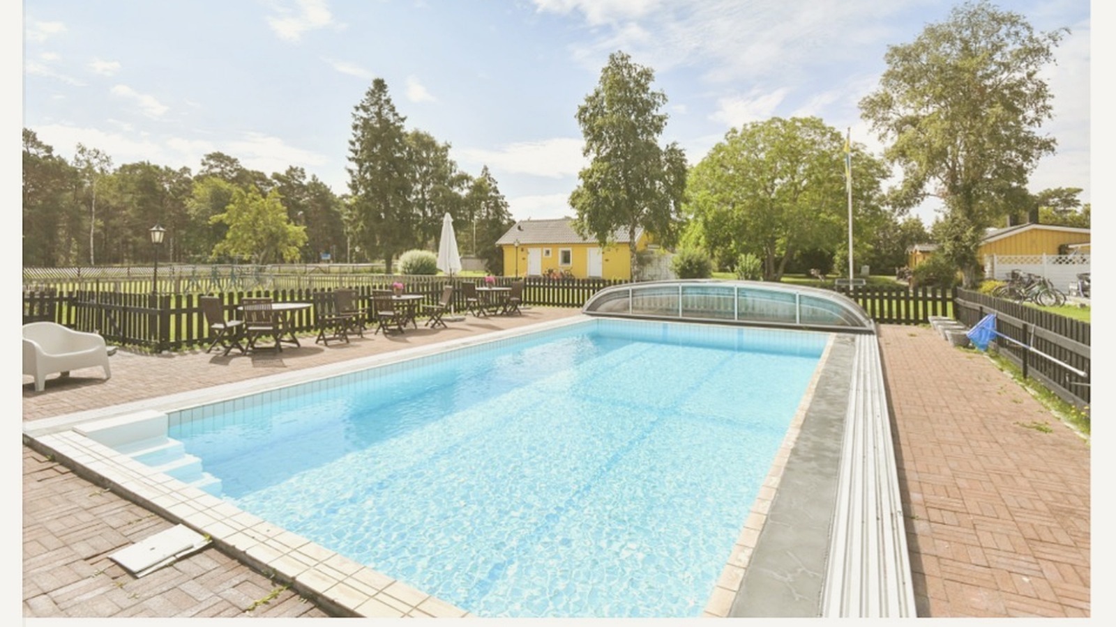 Preliminär: Parhus med altan och tillgång till pool i norra Visby