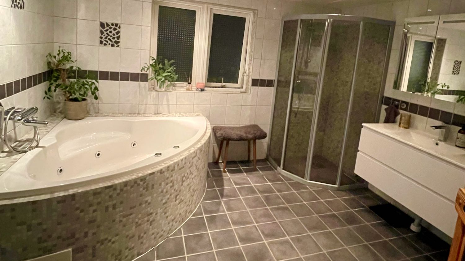 Boka 2022 - Stor Villa - Semesterparadis med makalös havsutsikt