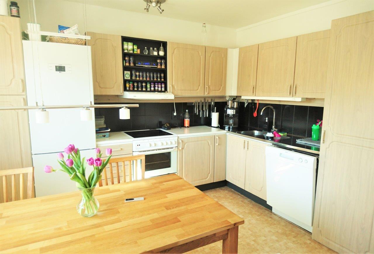 v27 2018 - Fin 2:a med 4 bäddar och egen uteplats ca 2 km från ringmuren