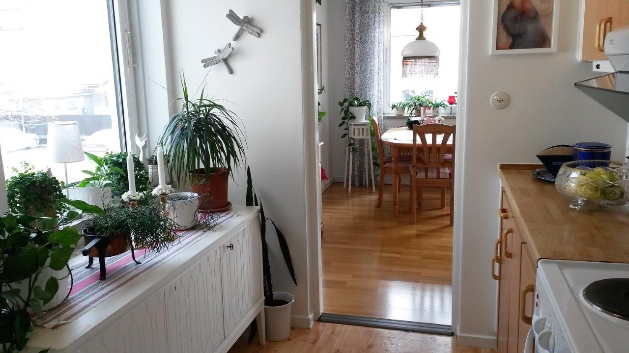 Boka 2020 - Fin 3a på 78 m2 med balkong - bara 900 meter från Söderport
