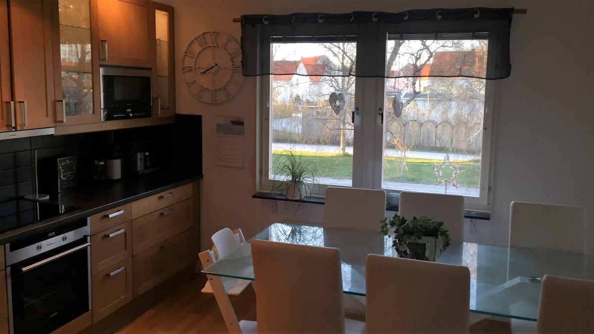 Boka 2022 - 4:a med balkong på promenadavstånd från Visby innerstad och Almedalen