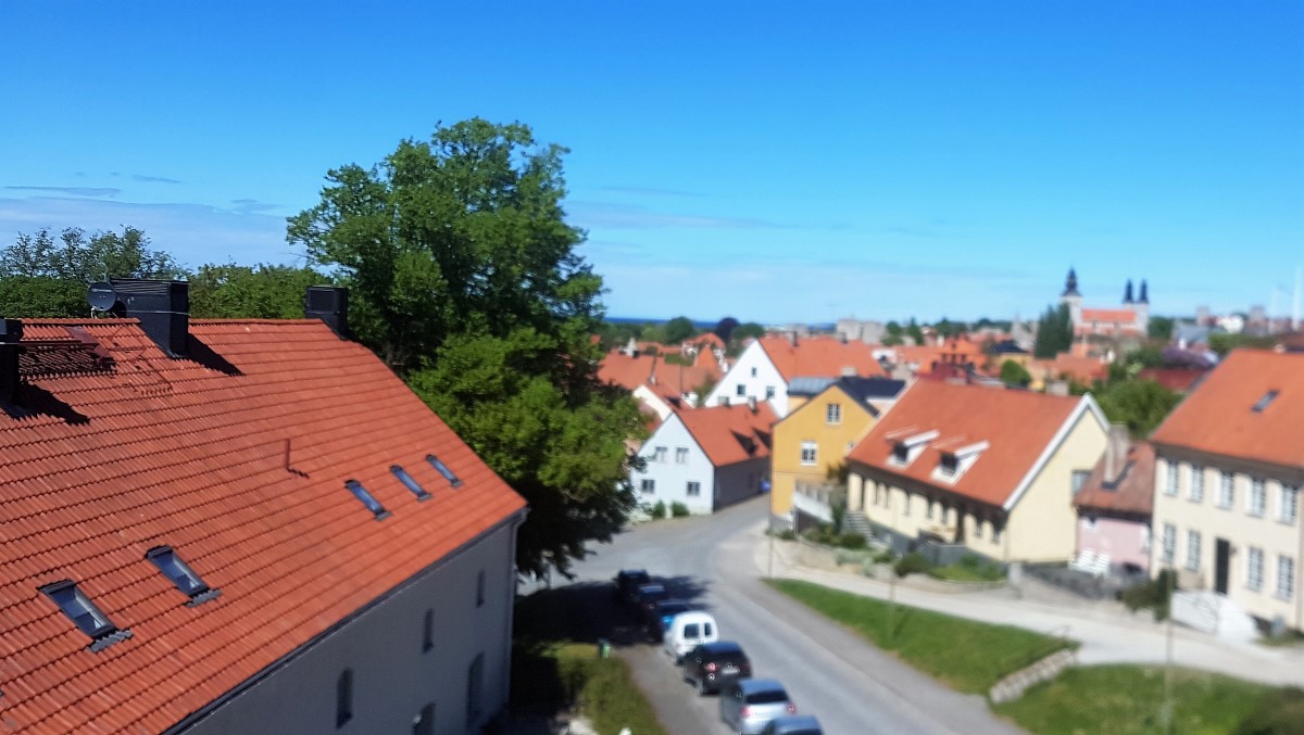 Fin lägenhet på Slottsbacken mitt i Visby innerstad. Boka 2018