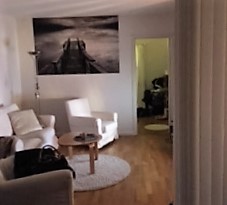 Trea med två sovrum, 10 minuters promenad till ringmuren. Ledigt v32 mfl veckor.