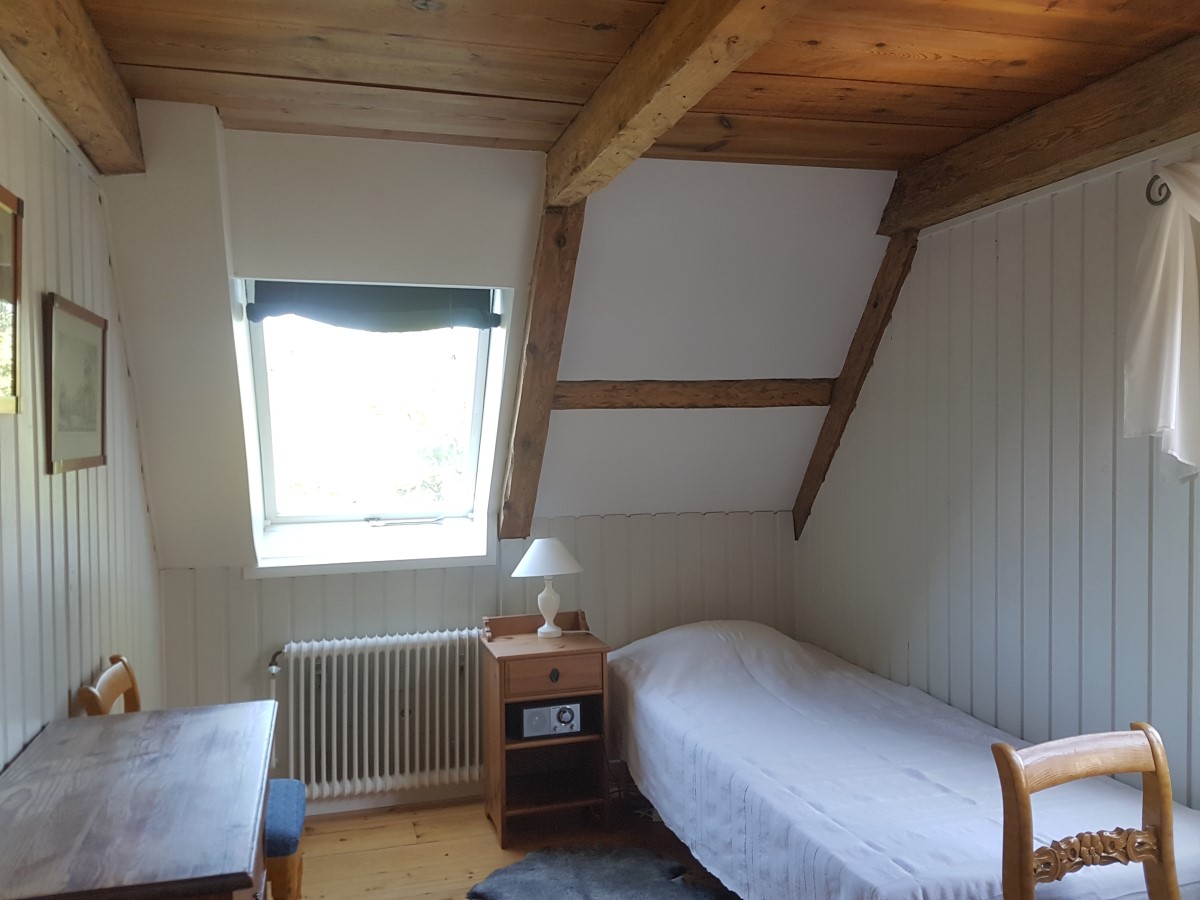 Boka 2024 - Stor mingelträdgård med Lägenhet på Skeppargatan