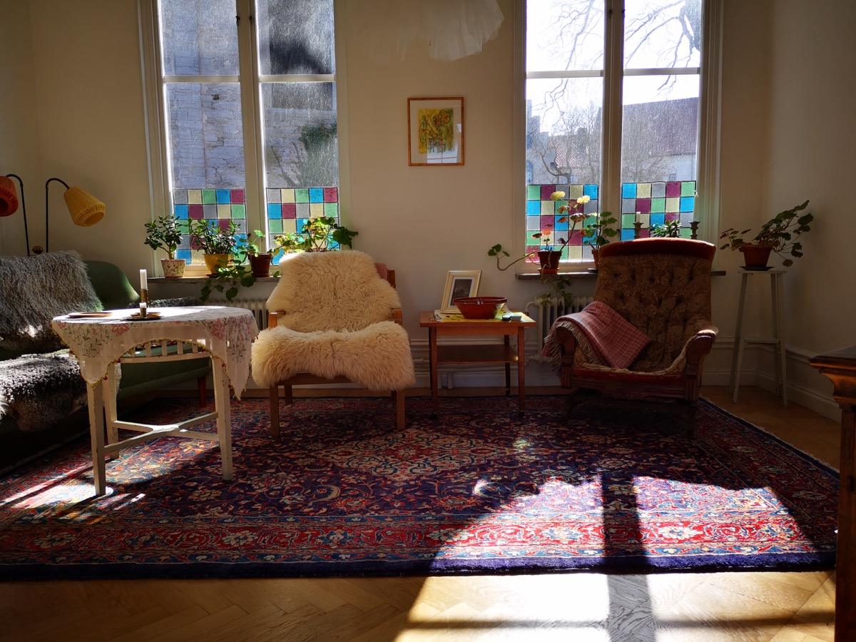 Stor fastighet med hela 6 sovrum, intill botaniska trädgården, mitt i hjärtat av Visby innerstad