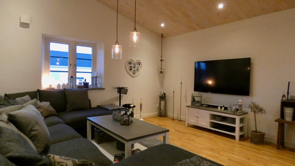 Boka 2024 - Nybyggd poolvilla 2 km söder om Visby stadsgräns nära badstrand