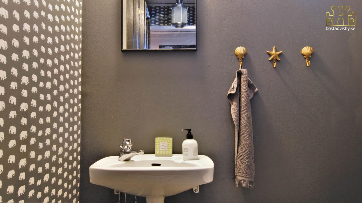 MTV 2026 - Nyrenoverat boende - Toppläge - på 3 plan i hjärtat av Visby innerstad - Upp till 9 bäddar