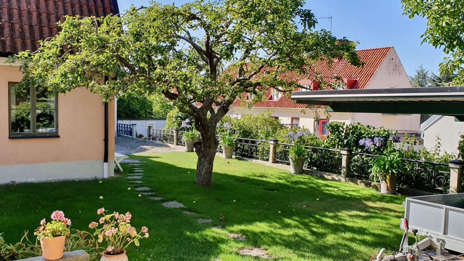 Attraktivt innerstadhus med stor trädgård - Mingel och rundabordssamtal - Stenkast från Almedalen