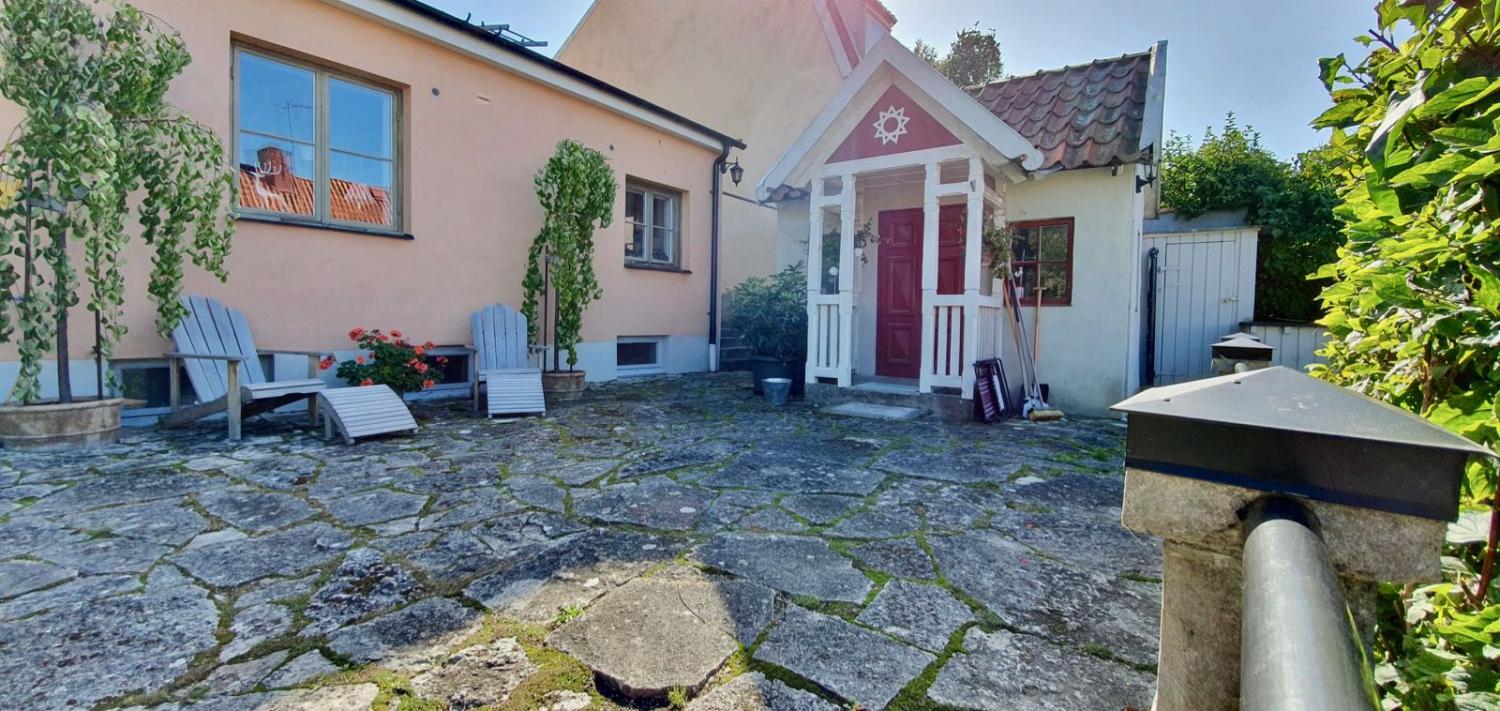 Attraktivt innerstadhus med stor trädgård - Mingel och rundabordssamtal - Stenkast från Almedalen