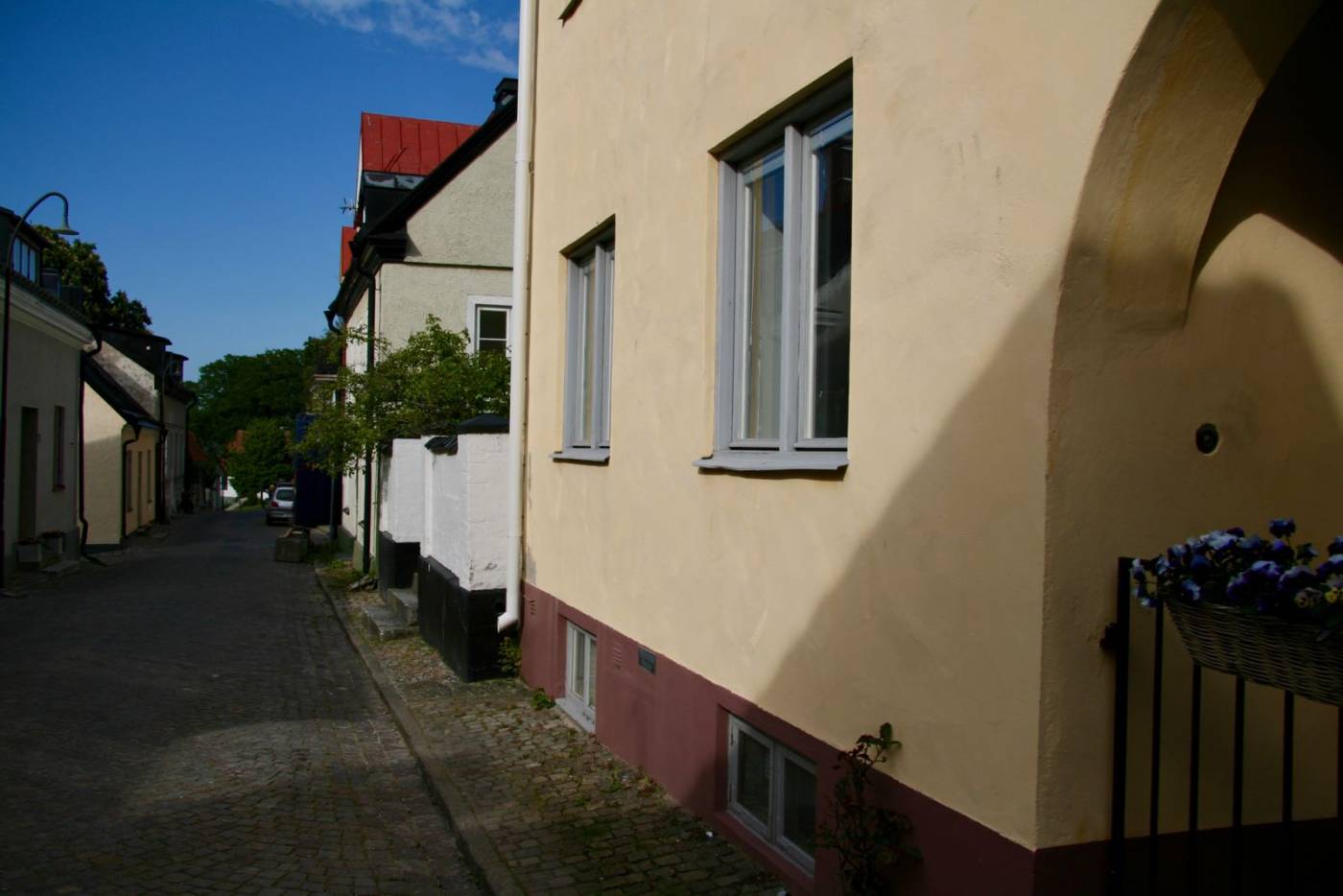 Boka 2019 - 2a med tillgång till trädgård mitt i Visby innerstad