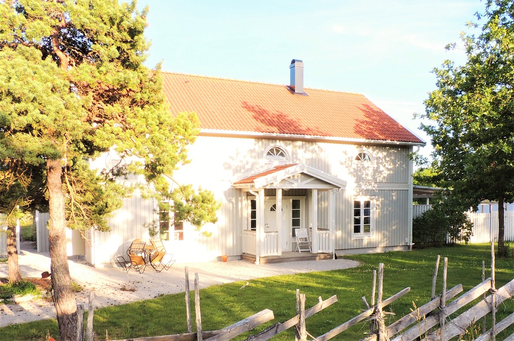 Boka 2019 - Stor villa i natursköna Follingbo knappt 8 km utanför ringmuren