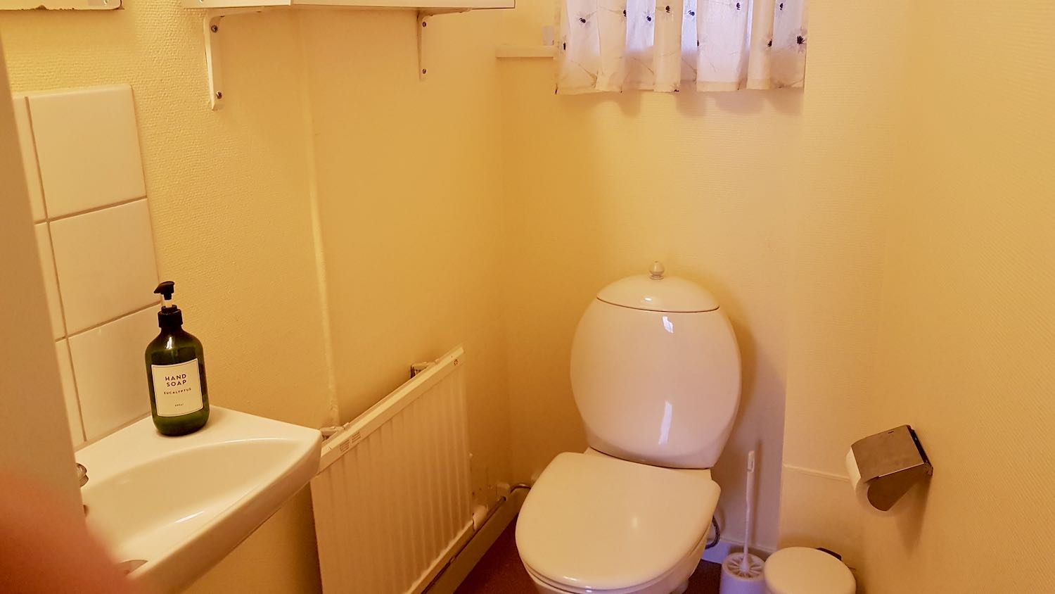 Boka 2023 - Mysigt hus på klinten i Visby innerstad med innergård för mingel