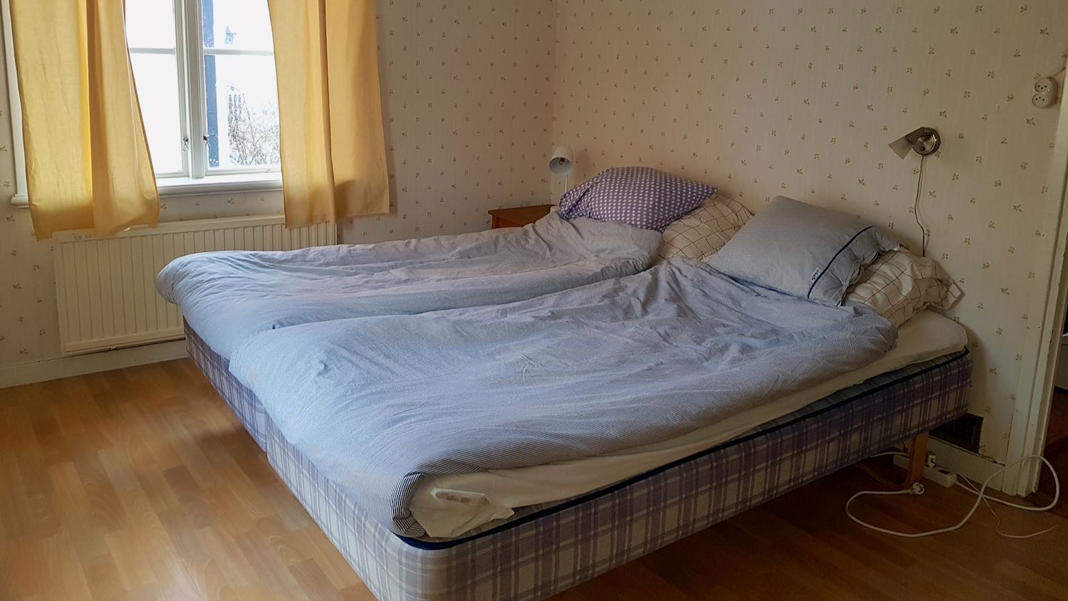 Boka 2023 - Mysigt hus på klinten i Visby innerstad med innergård för mingel