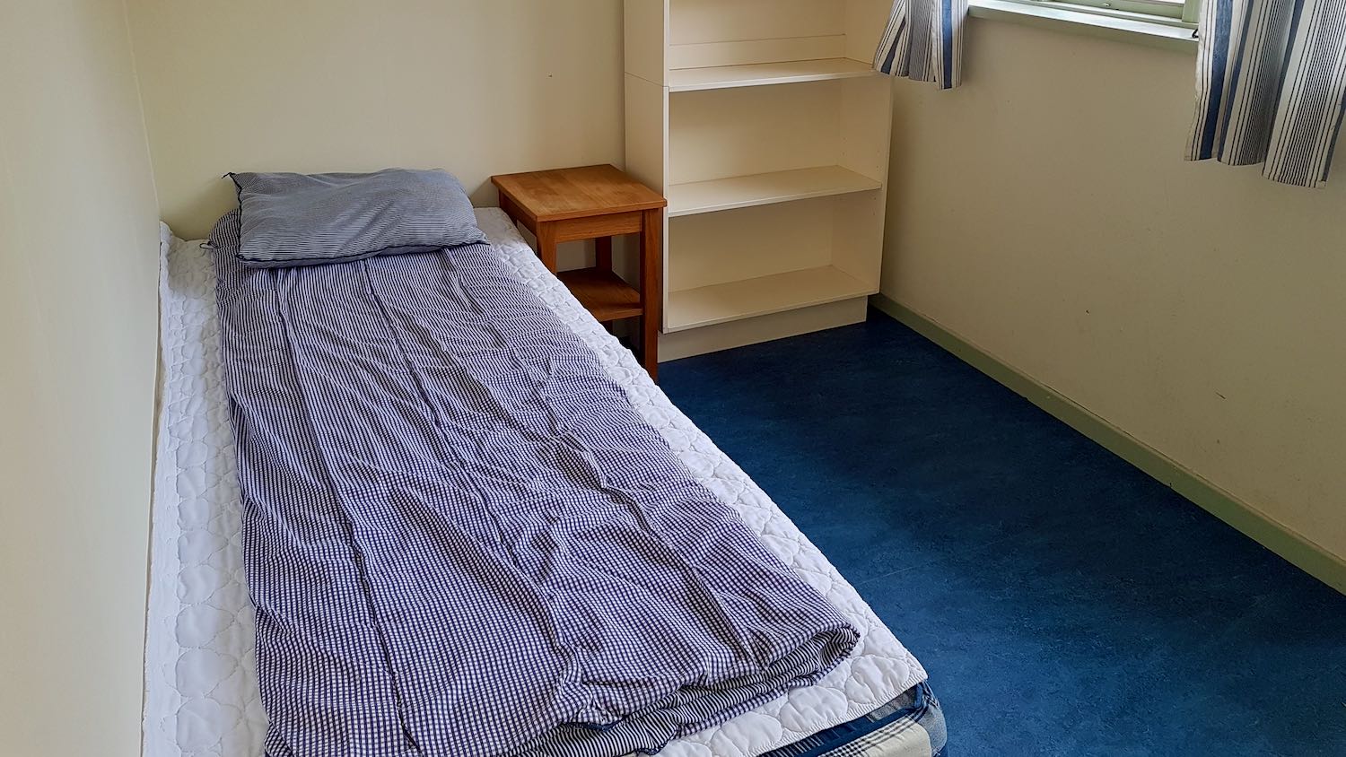 Boka 2023 - Mysigt hus på klinten i Visby innerstad med innergård för mingel