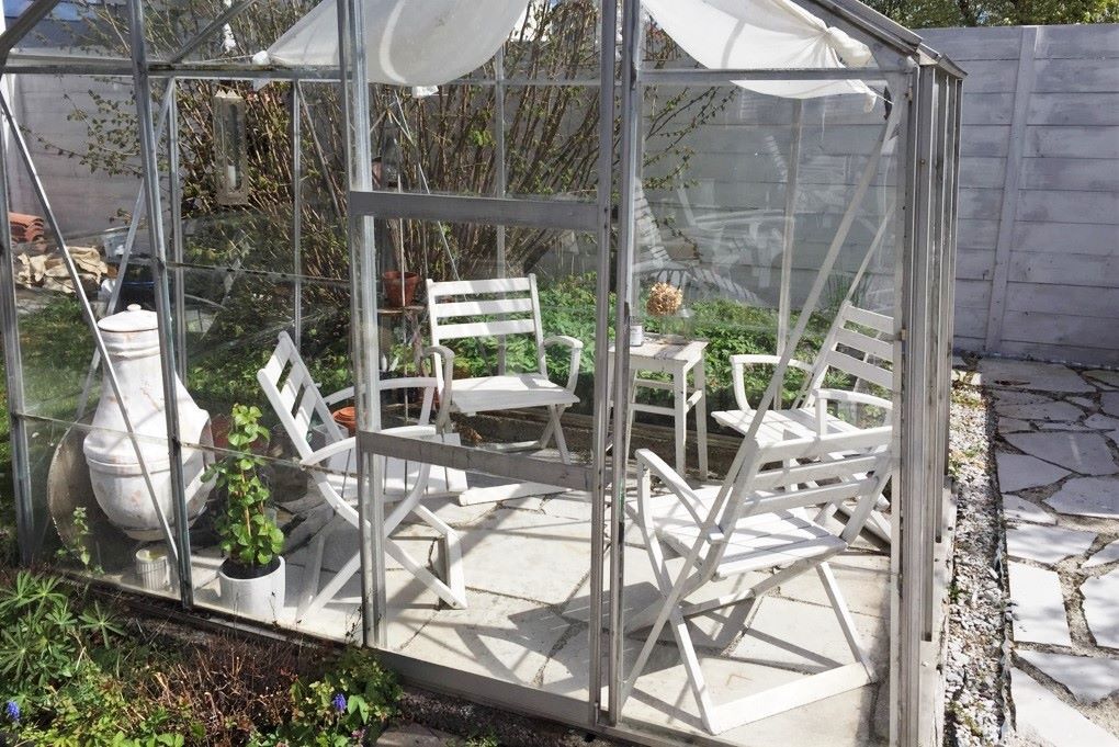 Boka 2019 - Välkomnande och representativ putsad villa med gym och härlig utomhuspool/loungeavdelning samt utedusch - Unna dig/er lite LYX - Plats för mingel - Drygt 1km från Söderport