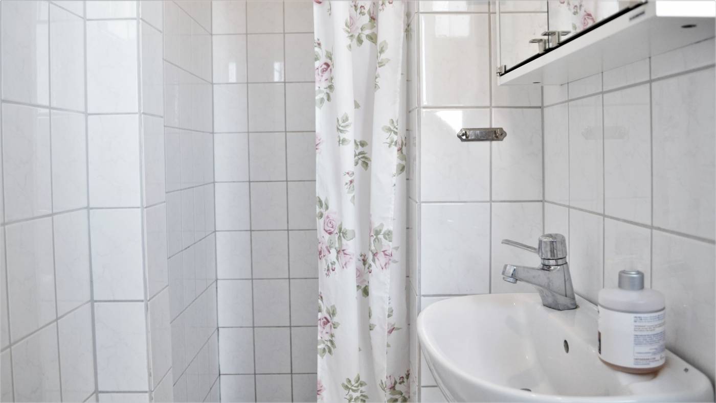 Boka 2019 - Innerstan - Gårdshus på klinten med 