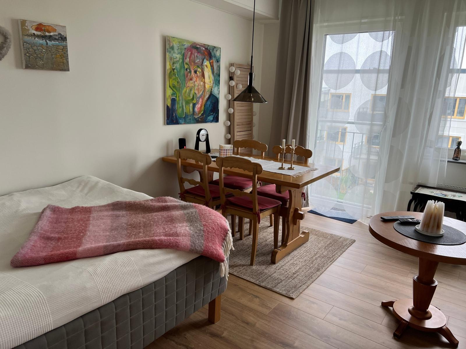 Fräsch 1:a på promenadavstånd från ringmuren