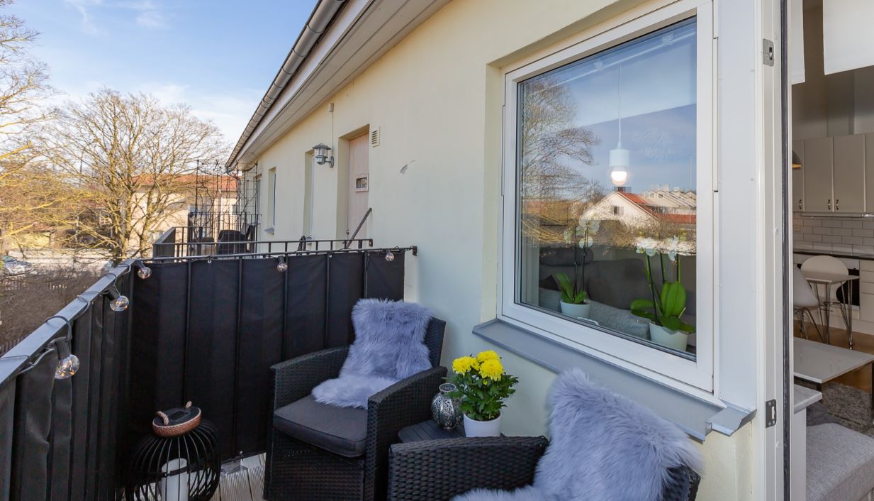 Boka 2019 - Charmig lägenhet - högt i tak - 500m till österport