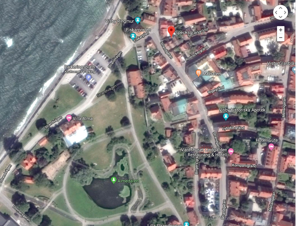 Boka 2020 - Hus på Specksgränd - Perfekt för rundabordssamtal - en av Visby mest fotograferade gränder - precis intill Almedalen