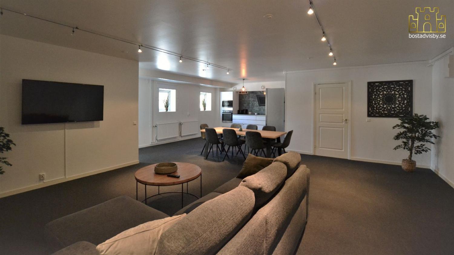 Boka 2022 - Stor hotellägenhet - På Adelsgatan i innerstan