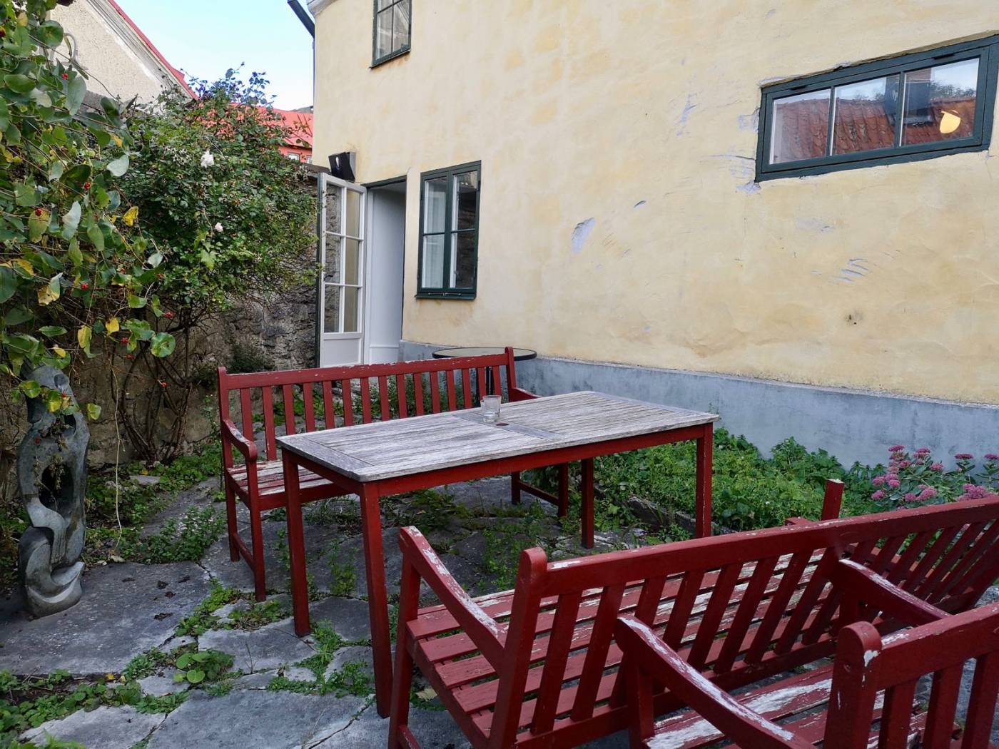 Boka 2027 - Lägenhet på St.Hansgatan i Innerstan - Bara 400 meter till Almedalen. (Vi har 2 likadana)