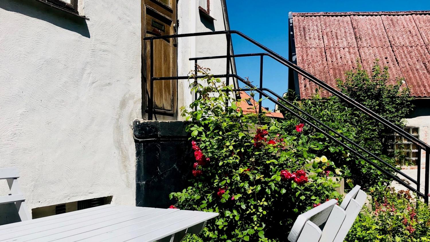Boka 2020 - Lägenhet vid St.Hans-ruin - 350 meter från Almedalen