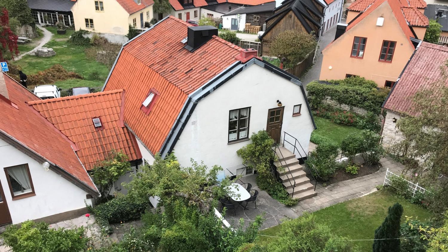 Boka 2020 - Lägenhet vid St.Hans-ruin - 350 meter från Almedalen