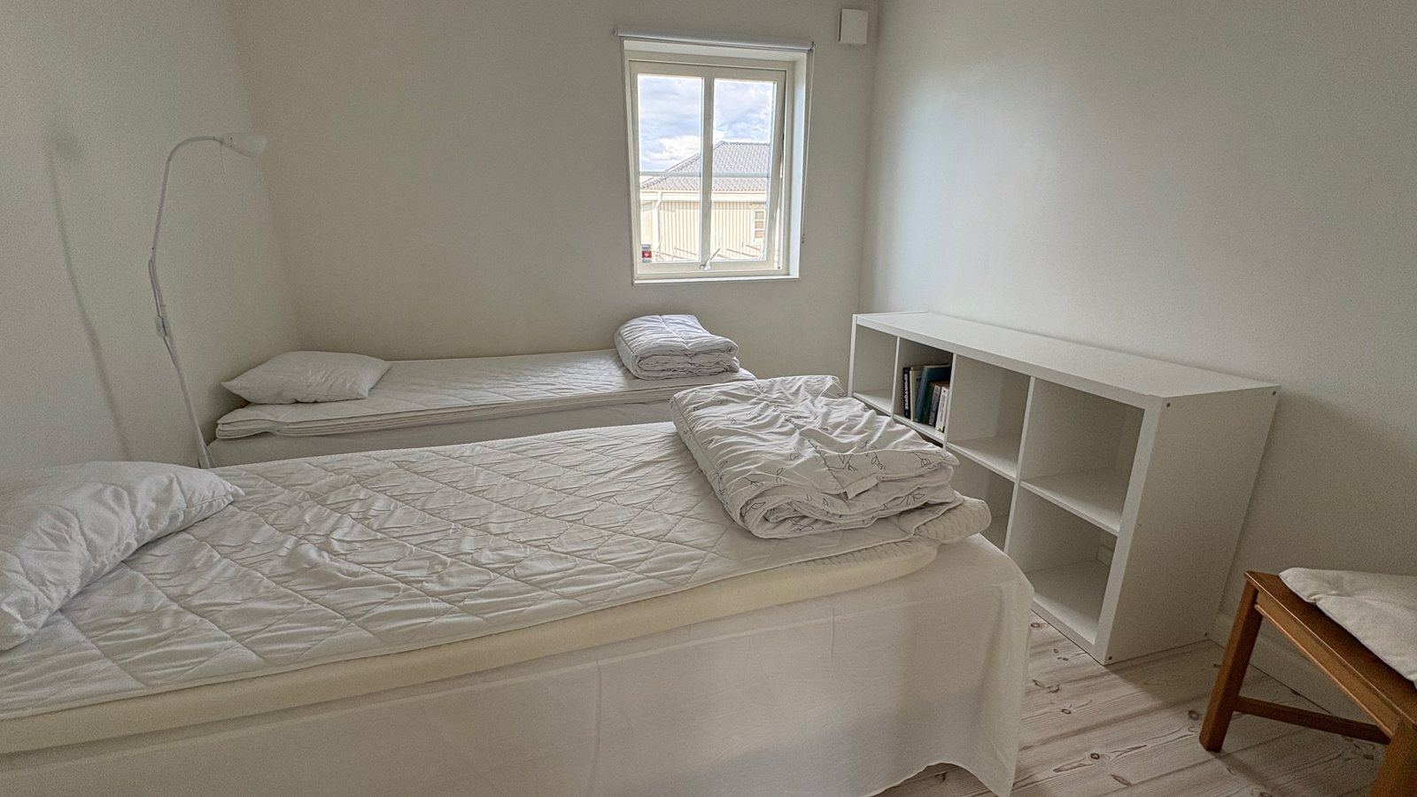Nybyggd Villa, 6:a, upp till 15 bäddar, med solig trädgård nära Visby sommarland
