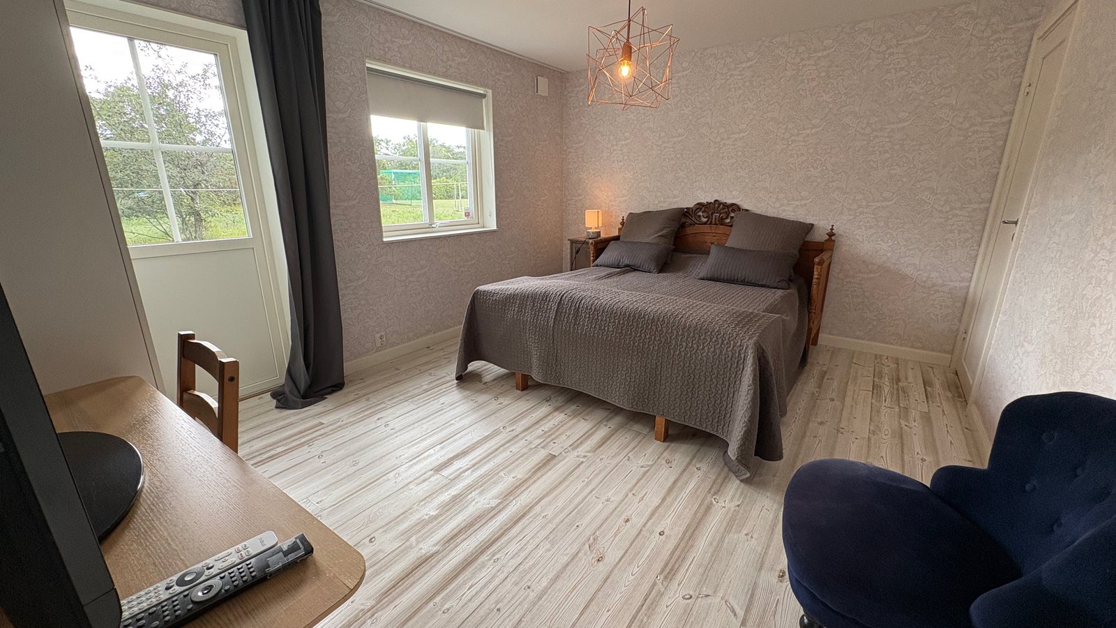 Nybyggd Villa, 6:a, upp till 15 bäddar, med solig trädgård nära Visby sommarland