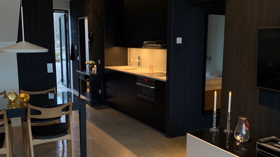 Bungalow, 3 rok, på lyxresorten Novi - Vackert boende vid havet, längs strandpromenaden i Visby