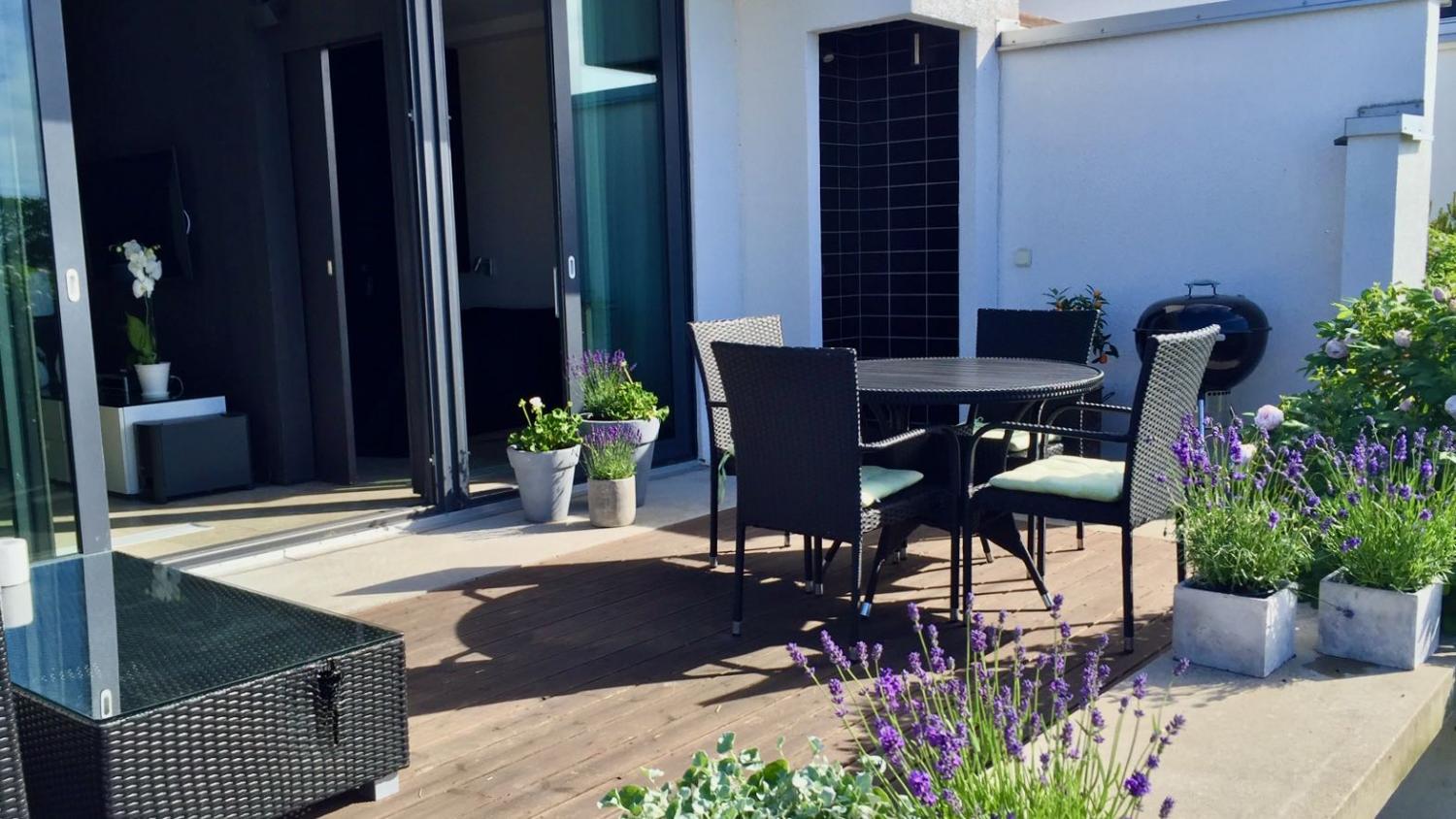 Bungalow, 3 rok, på lyxresorten Novi - Vackert boende vid havet, längs strandpromenaden i Visby