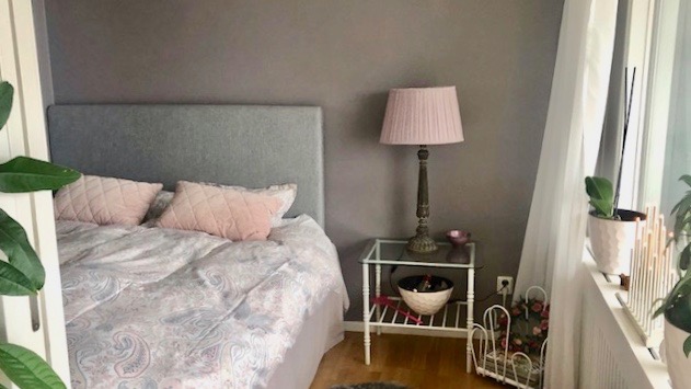 Boka 2026 - Nyrenoverad 3:a med havsutsikt, vid strandpromenaden, tillgång till pool