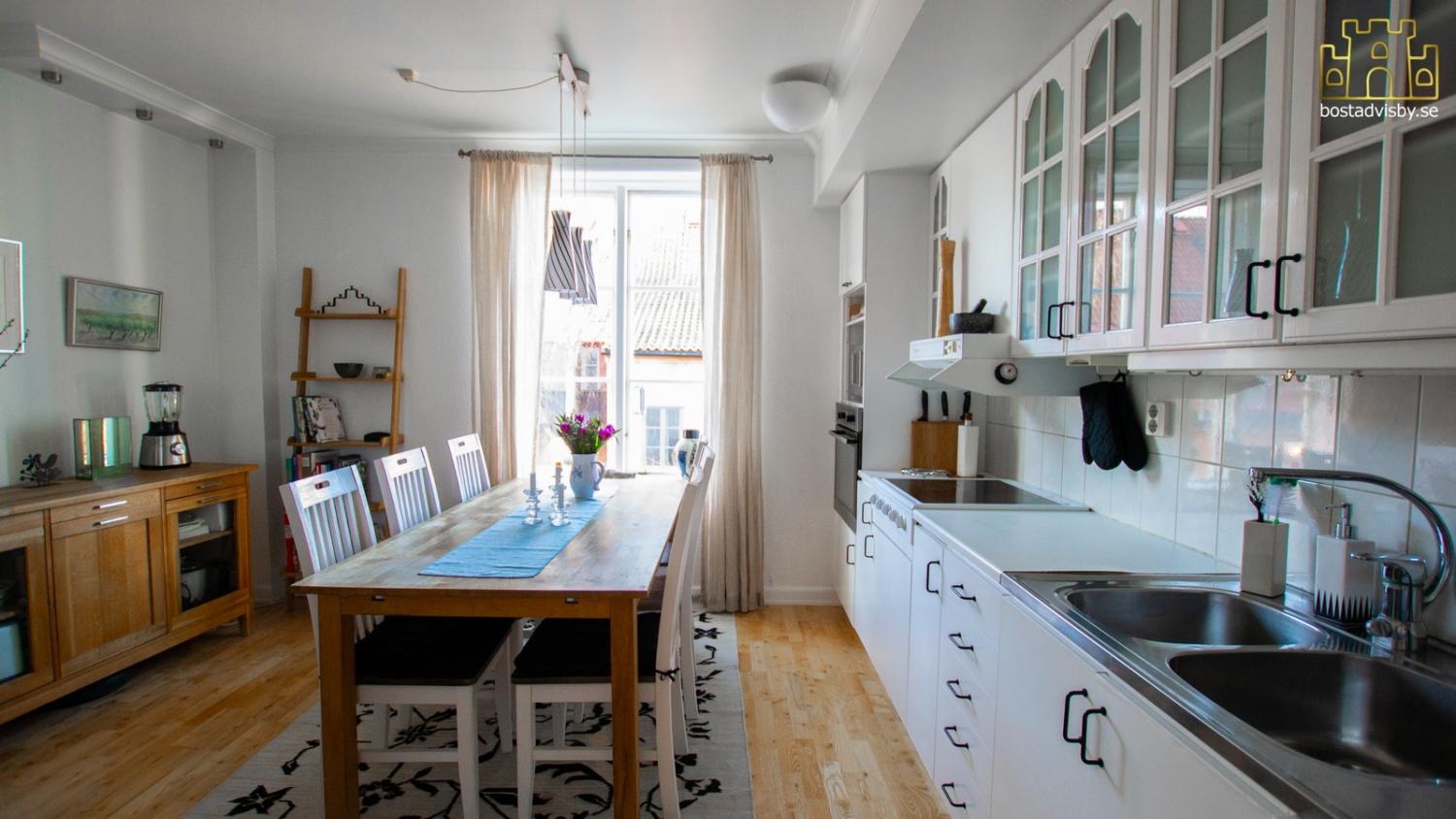 MTV 2026 - Lägenhet i innerstan - Havsutsikt - 70 meter till Almedalen