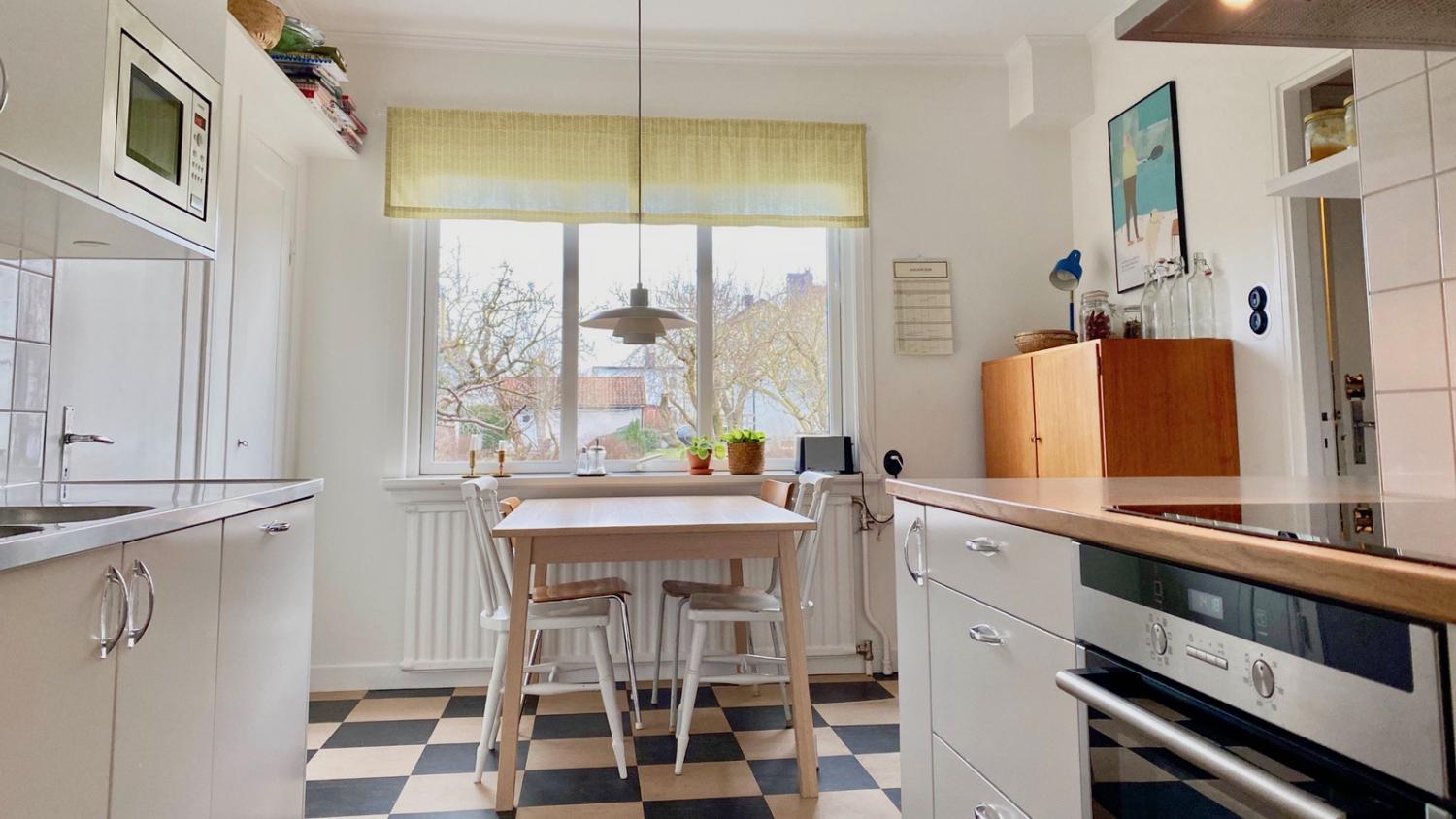 Boka 2020 - Klimatsmart villa nära söderport med 8 enkelsängar