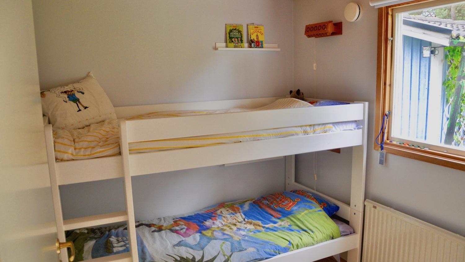 Boka 2022 - Sommarställe - Tre små hus strax norr om Visby
