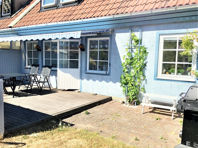 Boka 2020 - Fräsch 2-plansvilla med 3 separata sovrum - upp till 10 bäddar