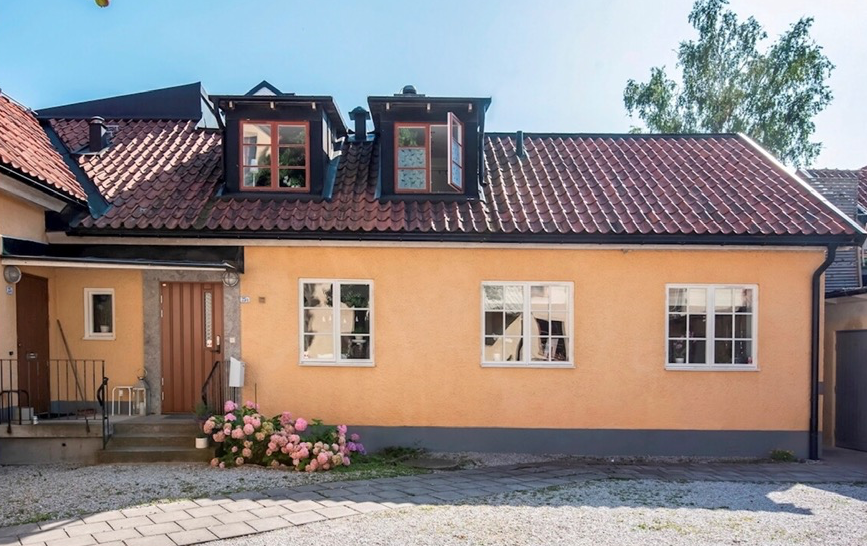 Boka 2026 - Fristående hus med takterass på Mellangatan - bara 100 meter från Almedalen