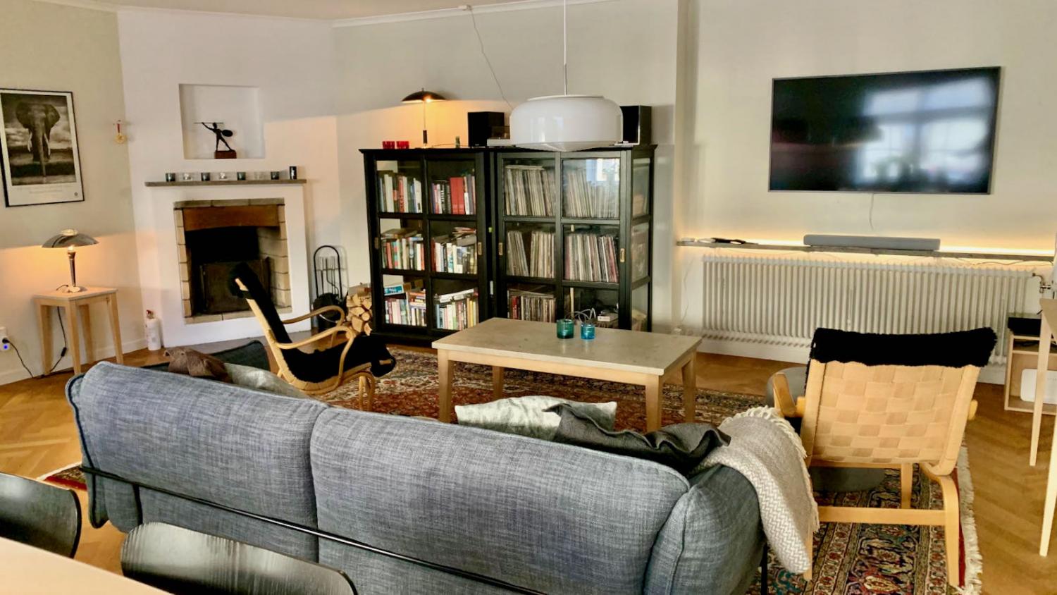 Boka 2026 - Fristående hus med takterass på Mellangatan - bara 100 meter från Almedalen