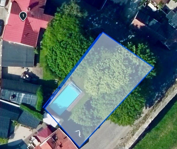 Boka 2020 - Stor 4:a på 100 m2 med 8 bäddar. Tillgång till pool och mycket stor trädgård där mingel kan anordnas(ök)