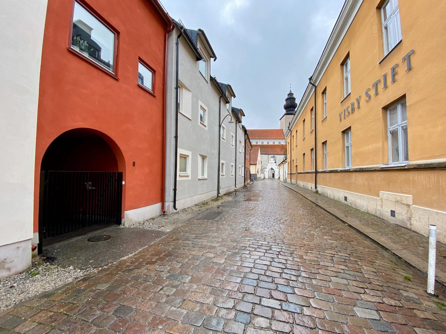 Boka 2023 - Nybyggd lägenhet för 4 personer nära Visby domkyrka