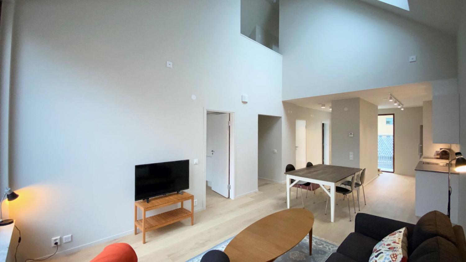 MTV 2026 - Nybyggd 6:a på 2 plan vid ringmuren: 5 sovrum, 13 bäddar, 2 badrum