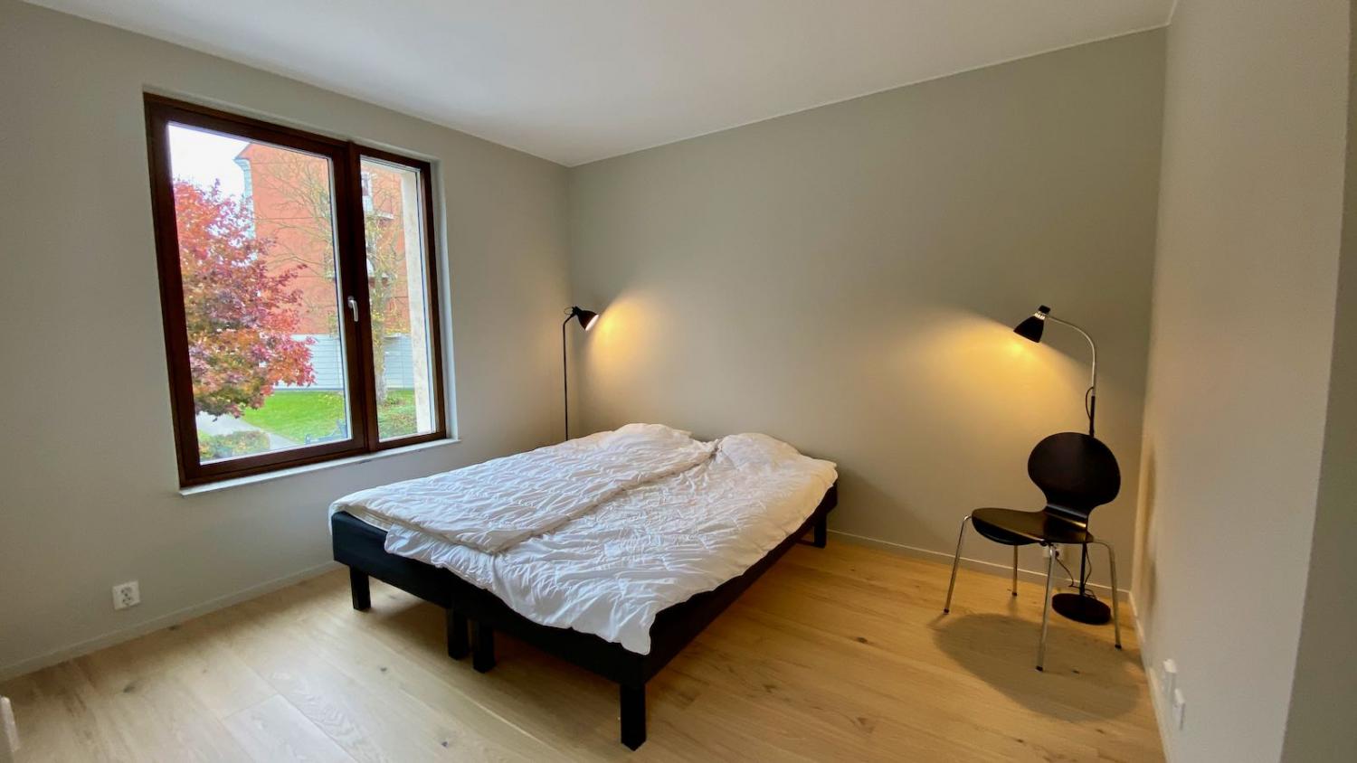 MTV 2026 - Nybyggd 6:a på 2 plan vid ringmuren: 5 sovrum, 13 bäddar, 2 badrum