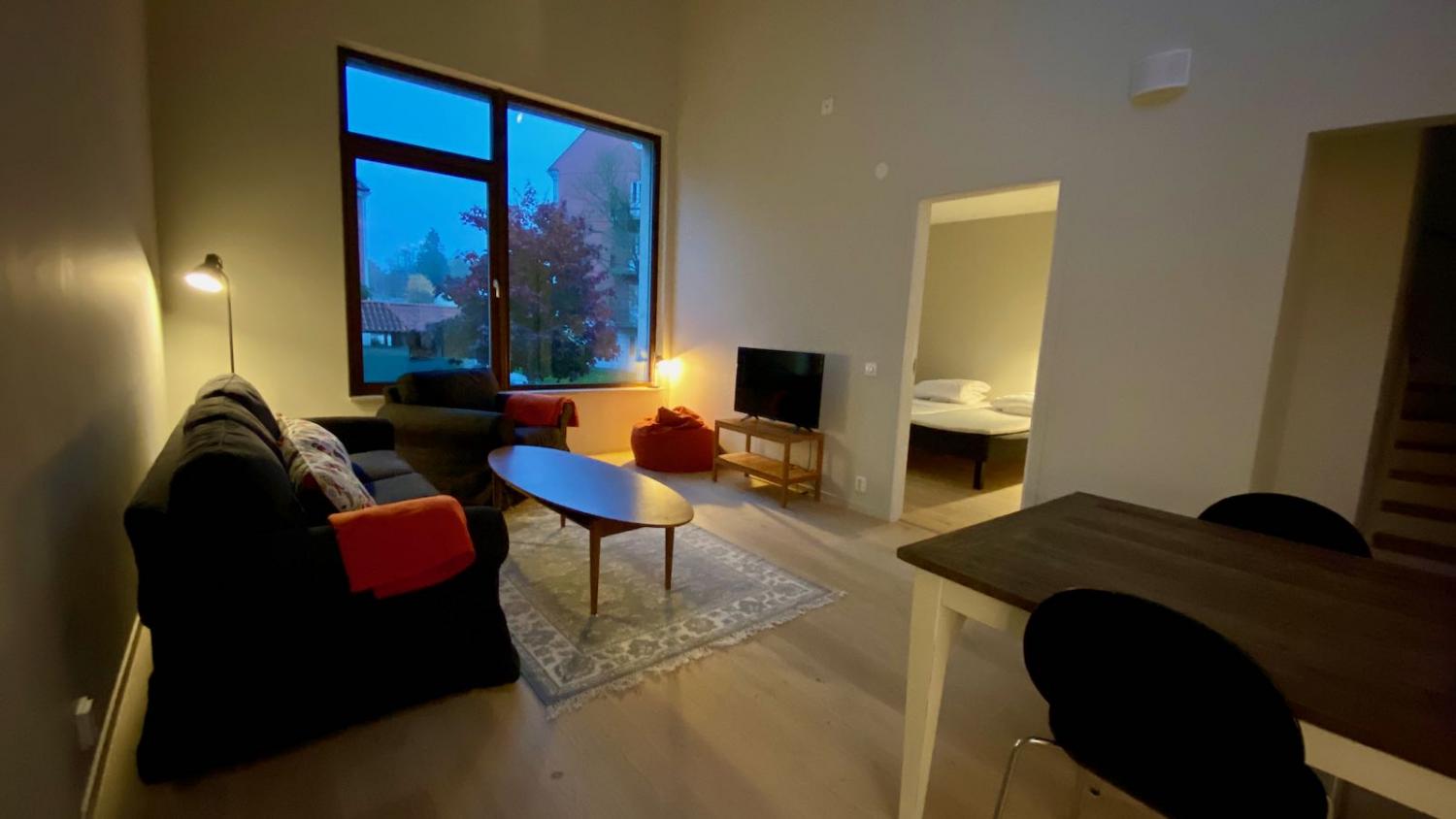 MTV 2026 - Nybyggd 6:a på 2 plan vid ringmuren: 5 sovrum, 13 bäddar, 2 badrum