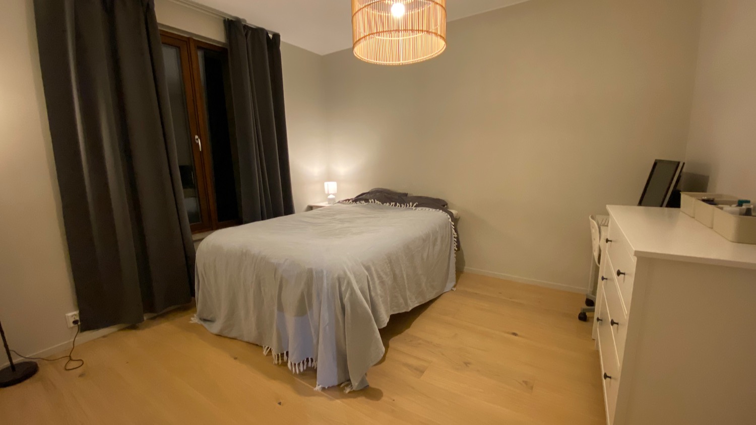 MTV 2026 - Nybyggd 6:a på 2 plan vid ringmuren: 5 sovrum, 13 bäddar, 2 badrum