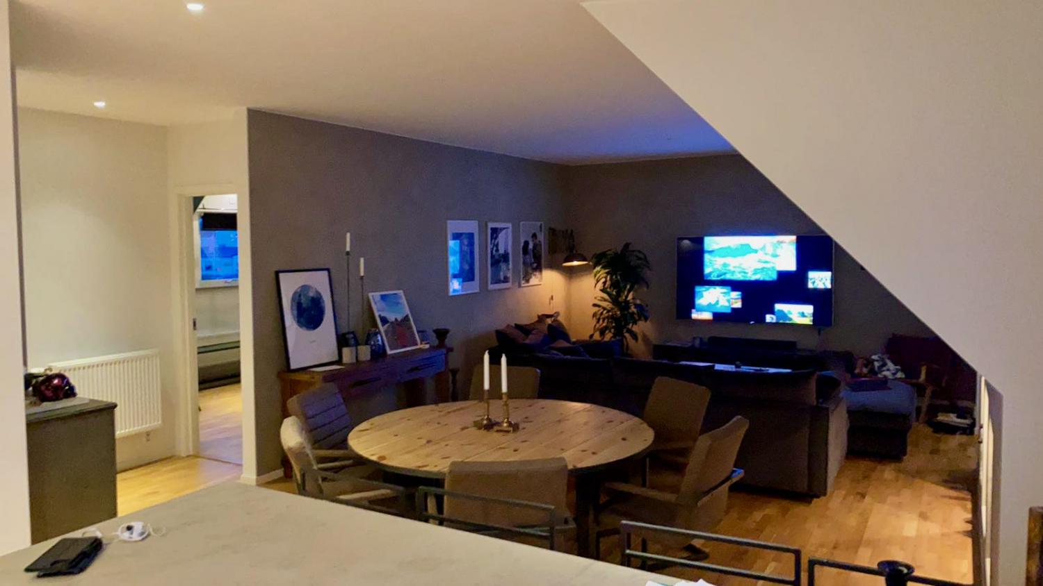 Vindsvåning med utsikt över havet, strax söder om ringmuren