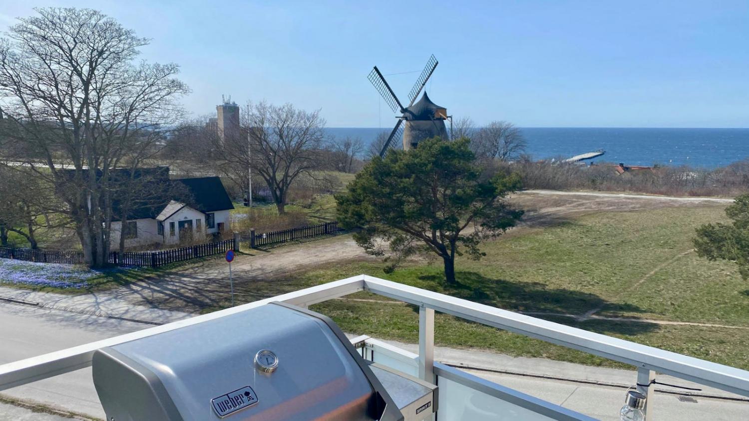 Vindsvåning med utsikt över havet, strax söder om ringmuren