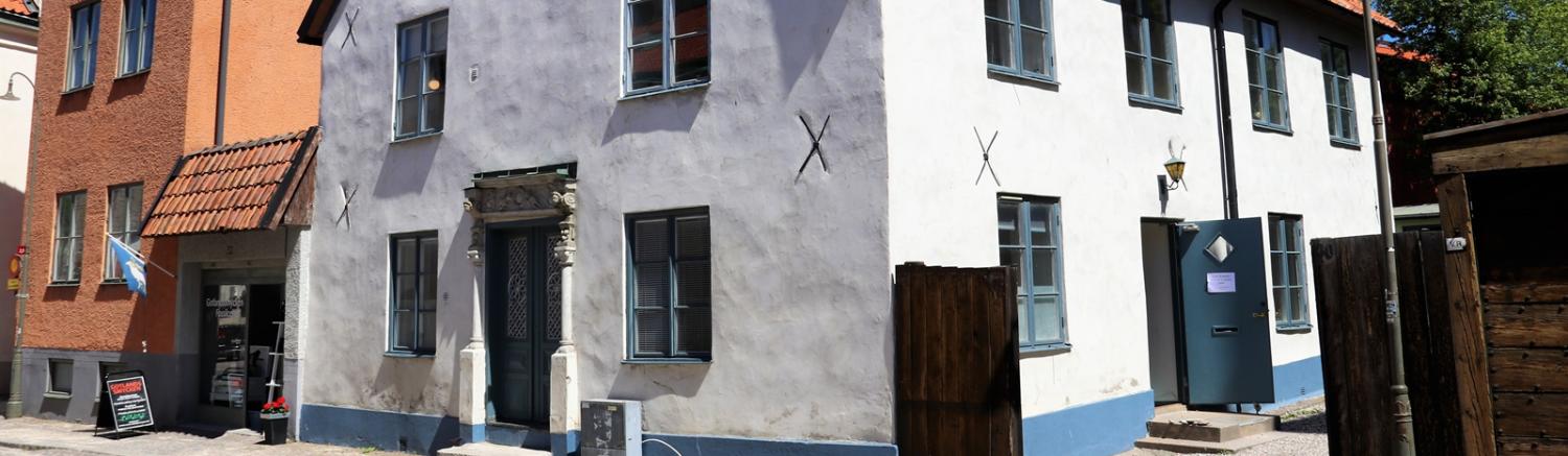 Boka 2025 - 3 rok på Strandgatan precis intill Almedalen och Strand hotell