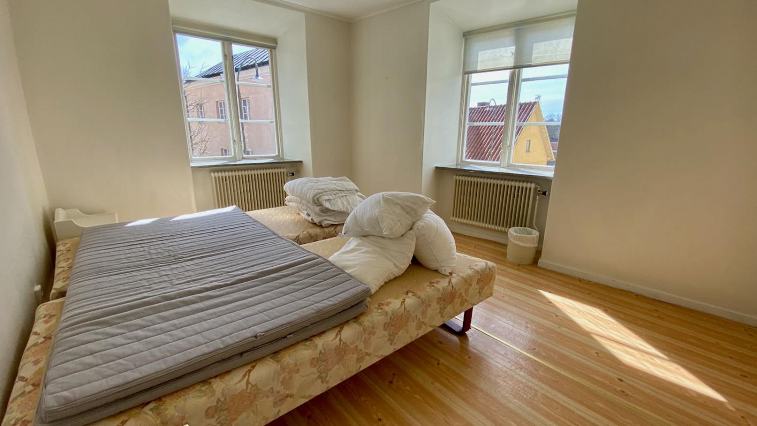 Boka 2025 - 3 rok på Strandgatan precis intill Almedalen och Strand hotell